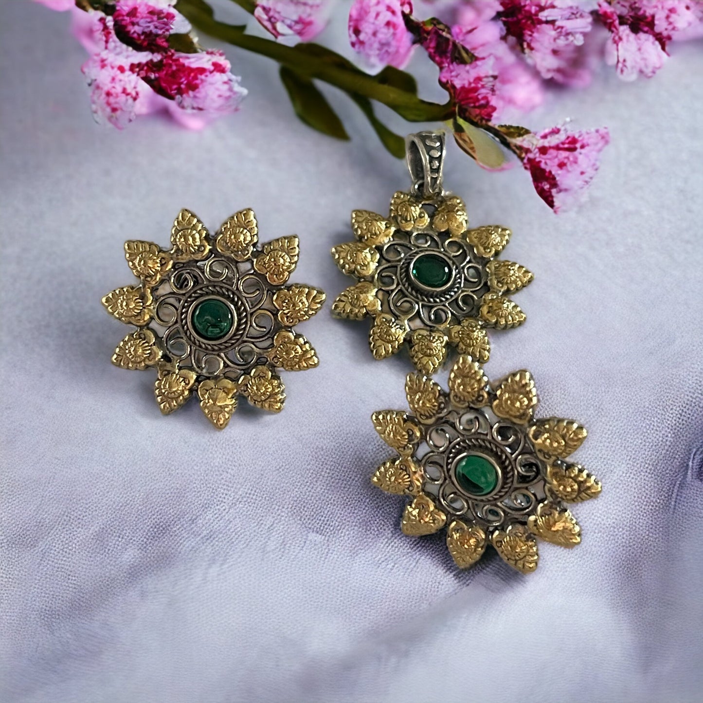 Leida 92.5 dual tone pendant