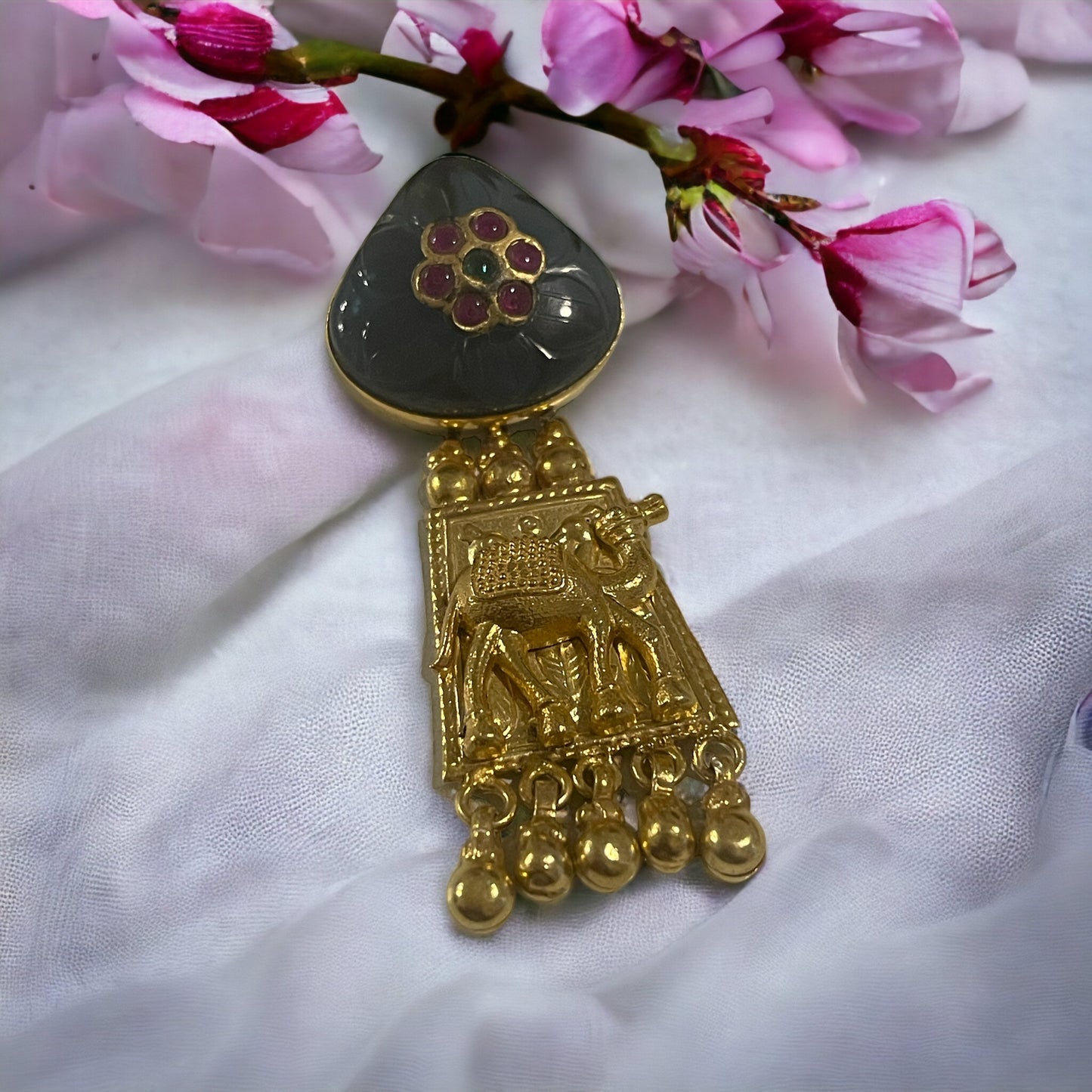 Kavya 92.5 silver stoneinlay pendant