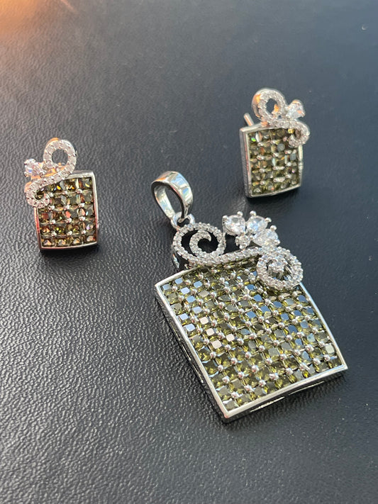 Invisible setting pendant set 2