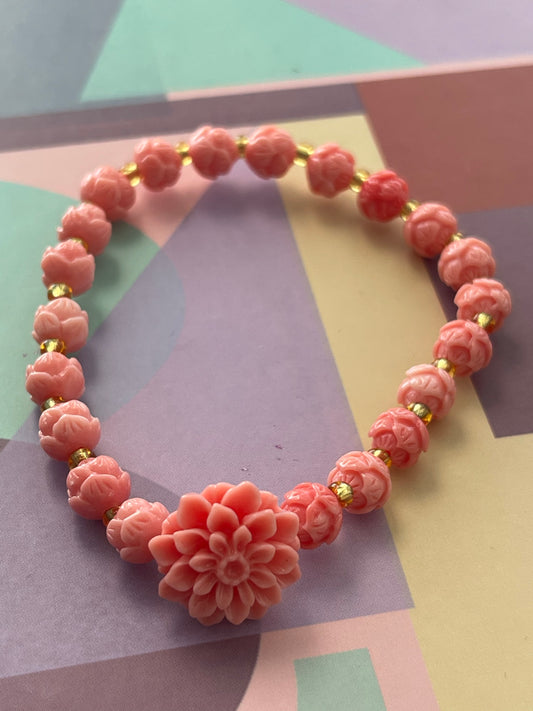 Coral stretchable bracelet