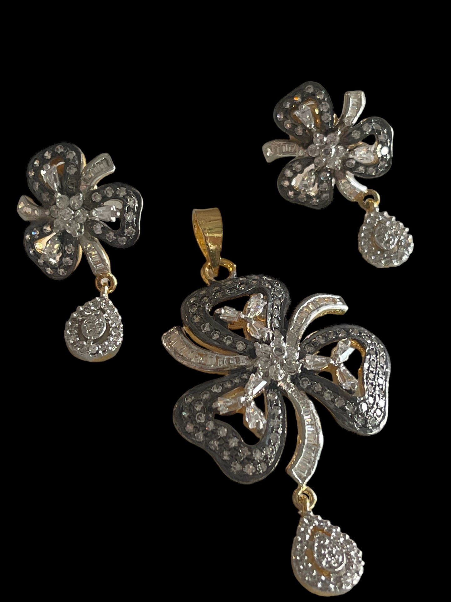 Rosy 92.5 silver cubic zirconia pendant