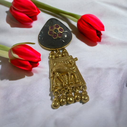 Kavya 92.5 silver stoneinlay pendant
